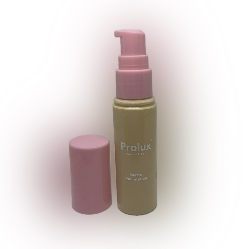 Prolux Matte Foundation in (Shell)🌷 - Picture 4 of 8